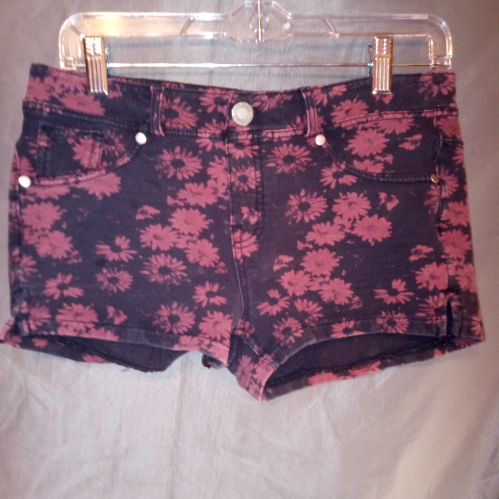 Clear rock red/black floral large print shorts